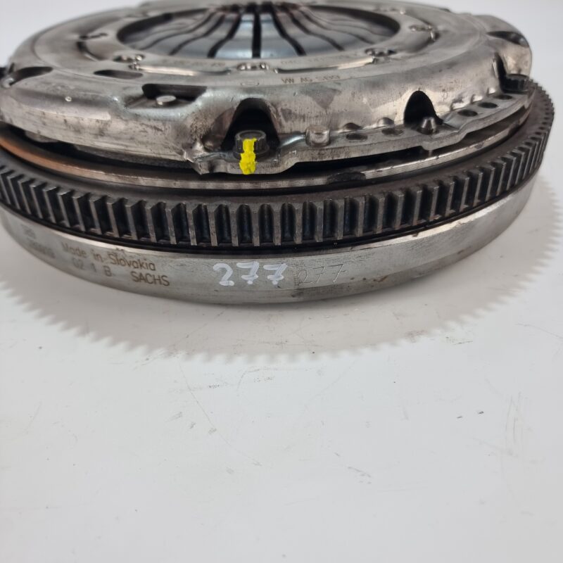 Volante Motor Seat Leon 1.0 Tsi 04C105266E - Imagen 4