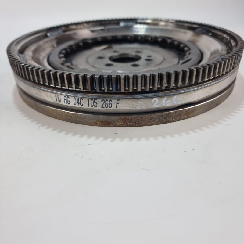 Volante Motor Skoda 1.0 Tsi 04C105266F - Imagen 4