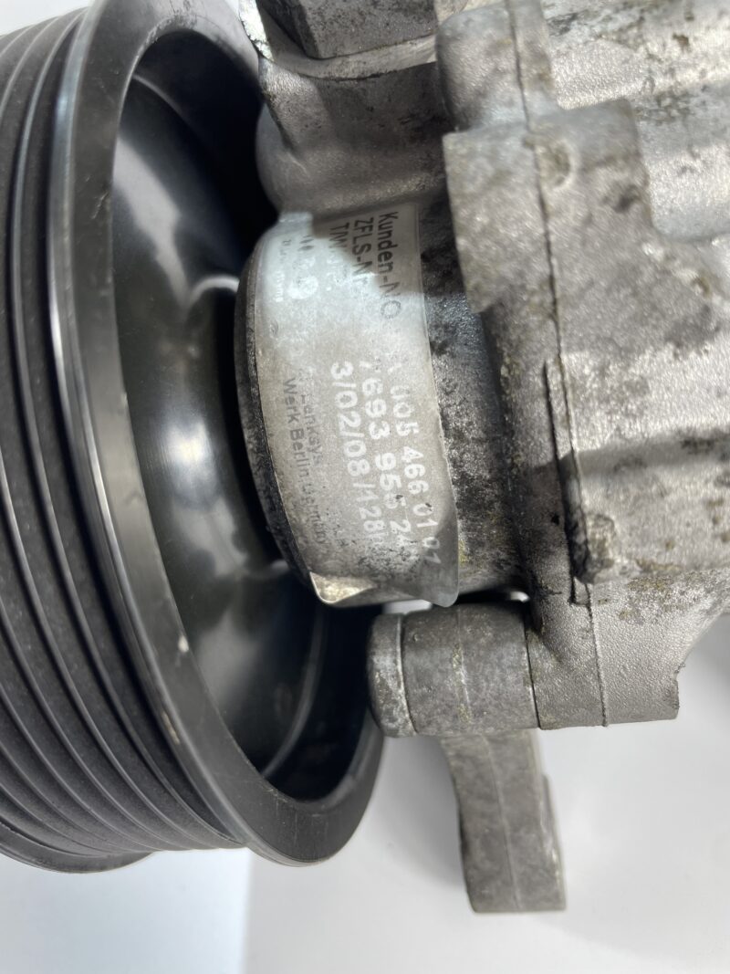 Bomba Direccion Mercedes-Benz Clk 320 Cdi A0054660101 - Imagen 4