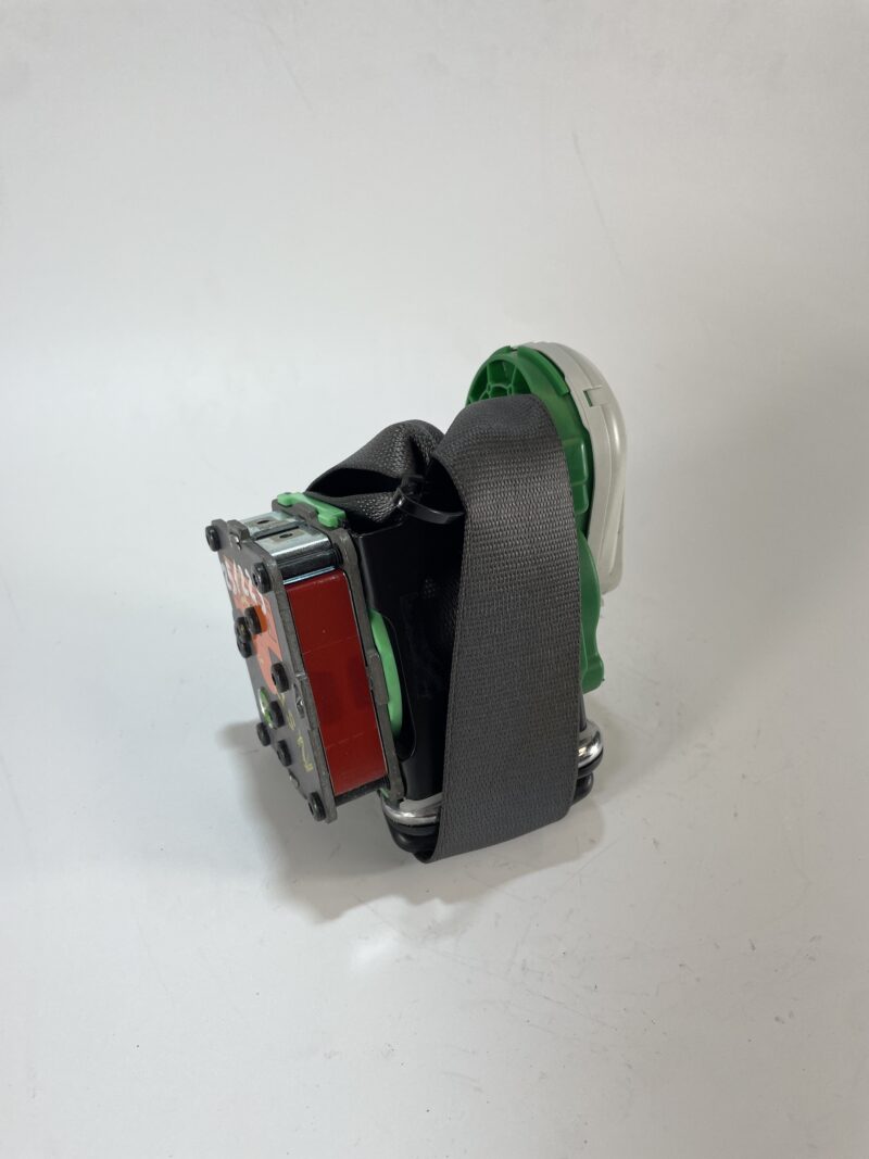CINTURON DELANTERO IZQUIERDO MERCEDES-BENZ A2098602585