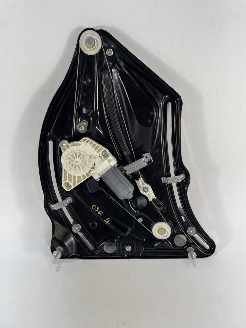 ELEVALUNAS TRASERO DERECHO MERCEDES-BENZ A2076700203