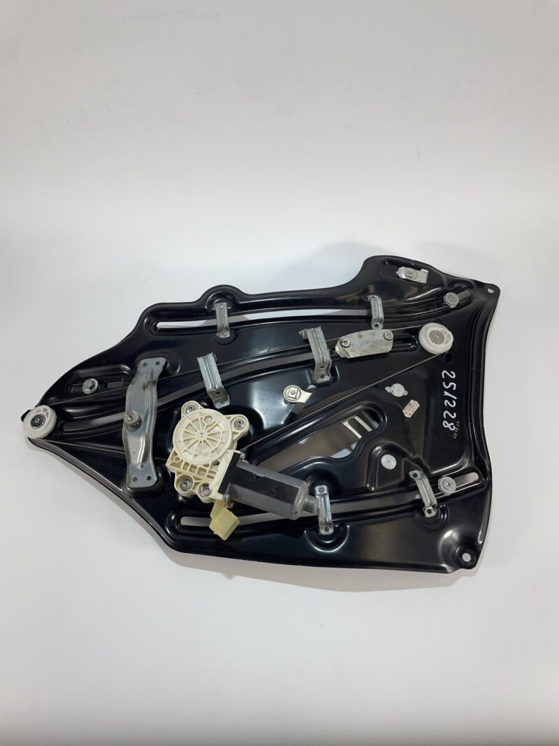 ELEVALUNAS TRASERO IZQUIERDO MERCEDES-BENZ A2096700103