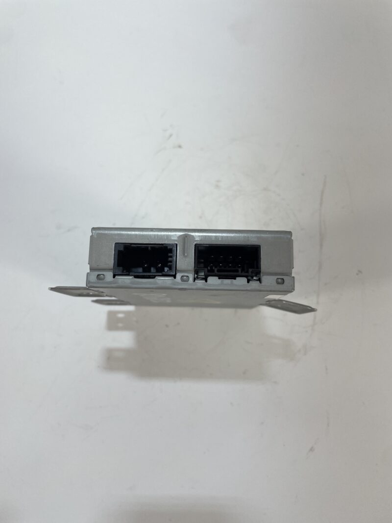 INTERFACE MULTIMEDIA MERCEDES-BENZ A2049009301 - Imagen 2