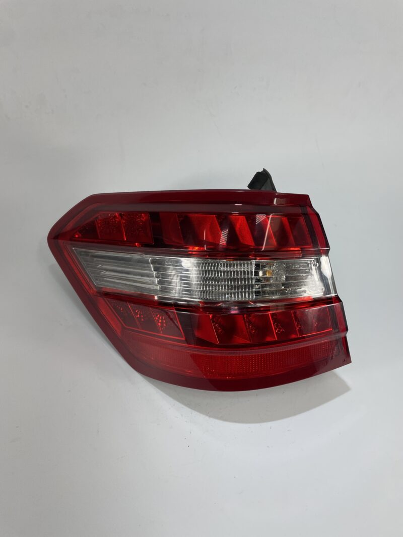 PILOTO TRASERO IZQUIERDO MERCEDES-BENZ CLASE E 2009-2013 A2128203764