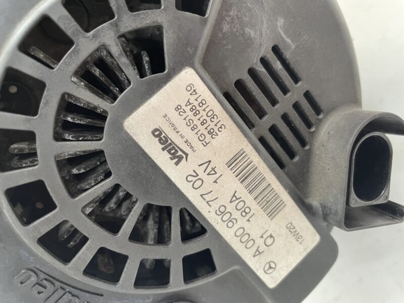 Alternador Mercedes-Benz Clase C A0009067702 - #218804 - Foto 3