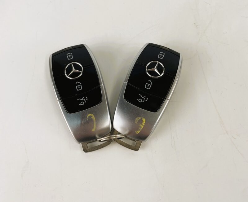 Llaves Mercedes-Benz Clase E A2229059610 - #223128 - Foto 1