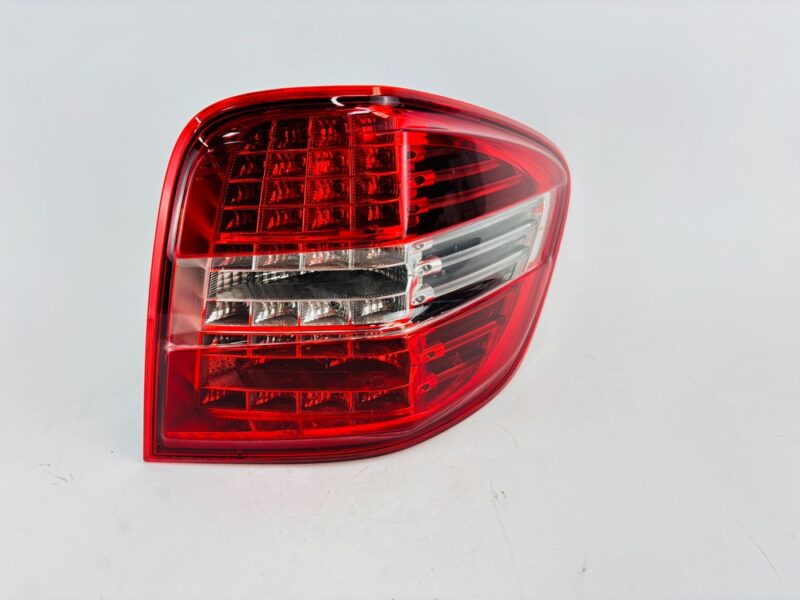 Piloto trasero derecho Mercedes-Benz ML A1649064700 - #784319 - Foto 1