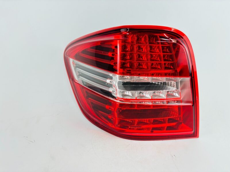 Piloto trasero izquierdo Mercedes-Benz ML A1649064600 - #784318 - Foto 1