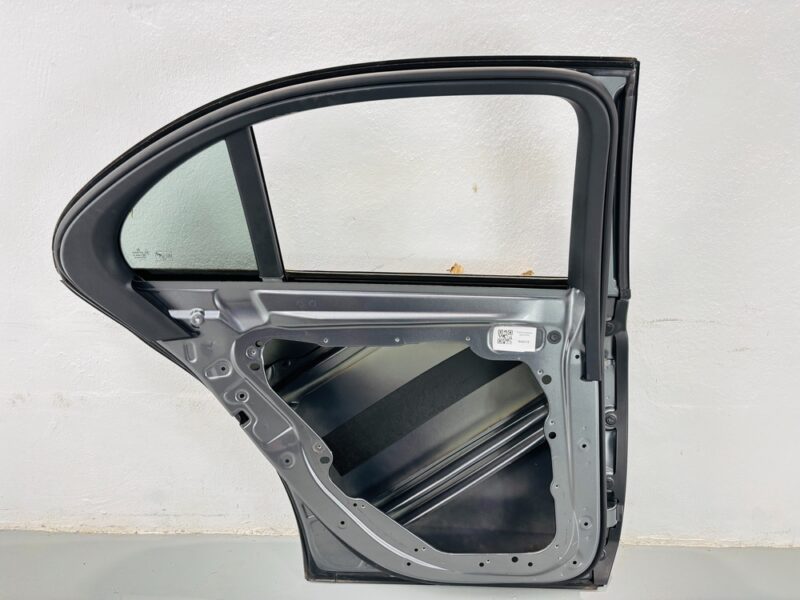 Puerta trasera izquierda Mercedes-Benz Clase E A2137320110 - #844212 - Foto 2
