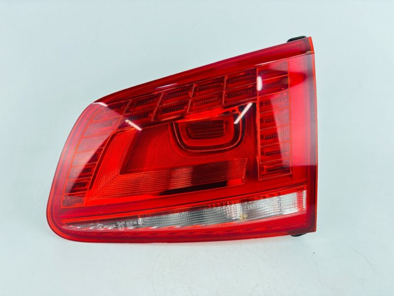 Piloto trasero derecho interior VW Touareg 7P6945308 - #541975 - Foto 1