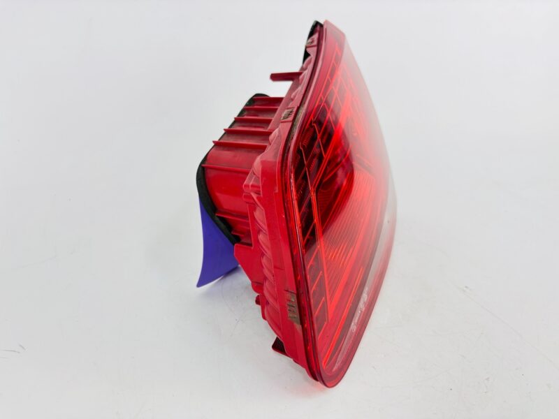 Piloto trasero derecho interior VW Touareg 7P6945308 - #541975 - Foto 2