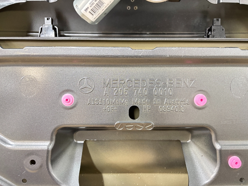 Portón Mercedes-Benz Clase C A2057400010 5 Portón Mercedes-Benz Clase C A2057400010 - #902939 - Foto 5