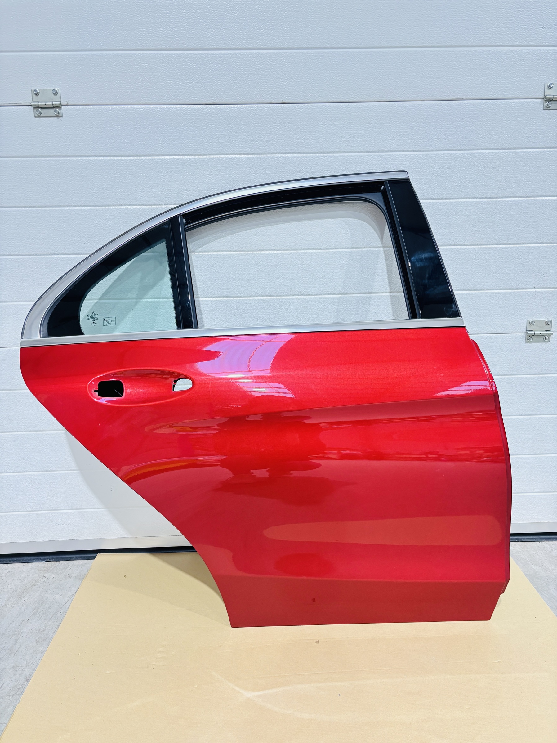 PUERTA TRASERA DERECHA MERCEDES-BENZ CLASE C A2057300205 1 PUERTA TRASERA DERECHA MERCEDES-BENZ CLASE C A2057300205