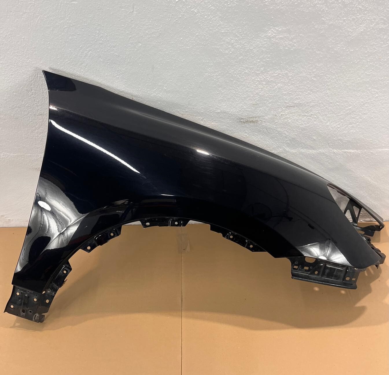 Aleta delantera derecha Porsche CAYENNE 7P6821112B 1 Aleta delantera derecha Porsche CAYENNE 7P6821112B