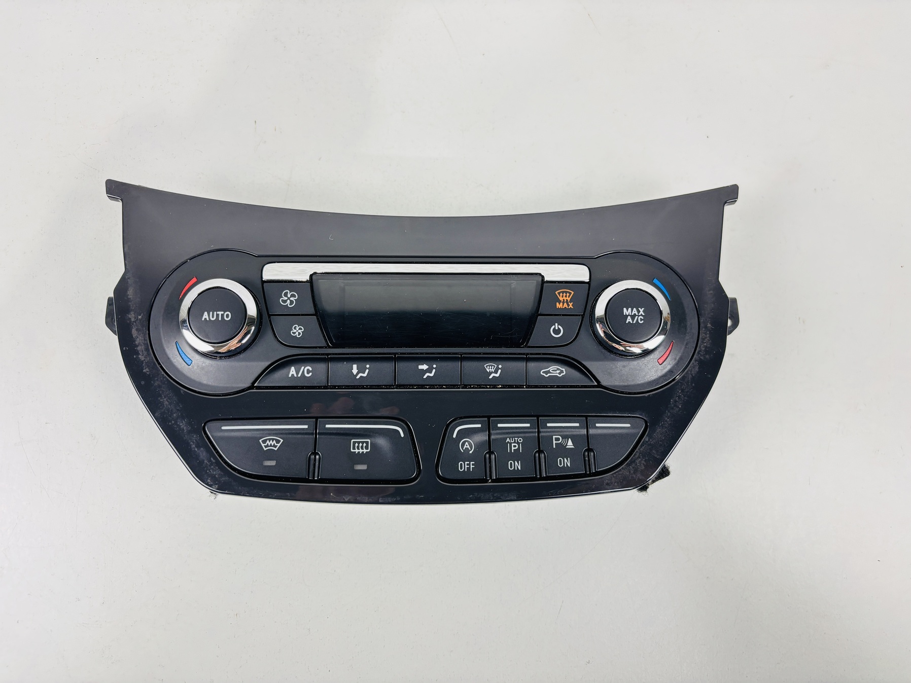 Mandos climatizador Ford Kuga 2013-2019 DV4T18C612AE - Foto 1 Mandos climatizador Ford Kuga 2013-2019 DV4T18C612AE