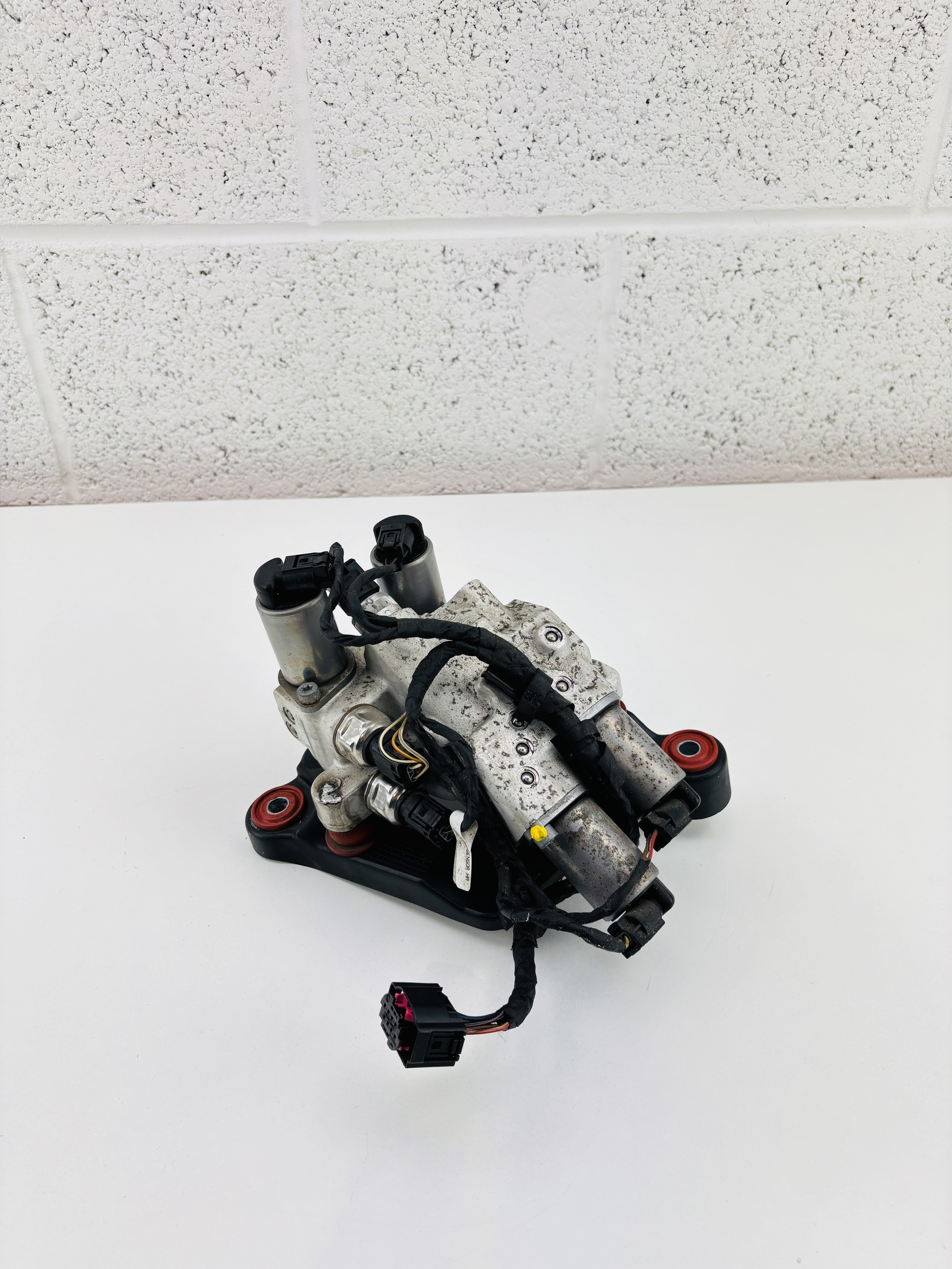 6775258 bomba suspensin bmw serie 7 4 | 6775258 Bloque válvulas suspensión dinámica BMW Serie 7 4 6775258 Bloque válvulas suspensión dinámica BMW Serie 7 - Imagen 4