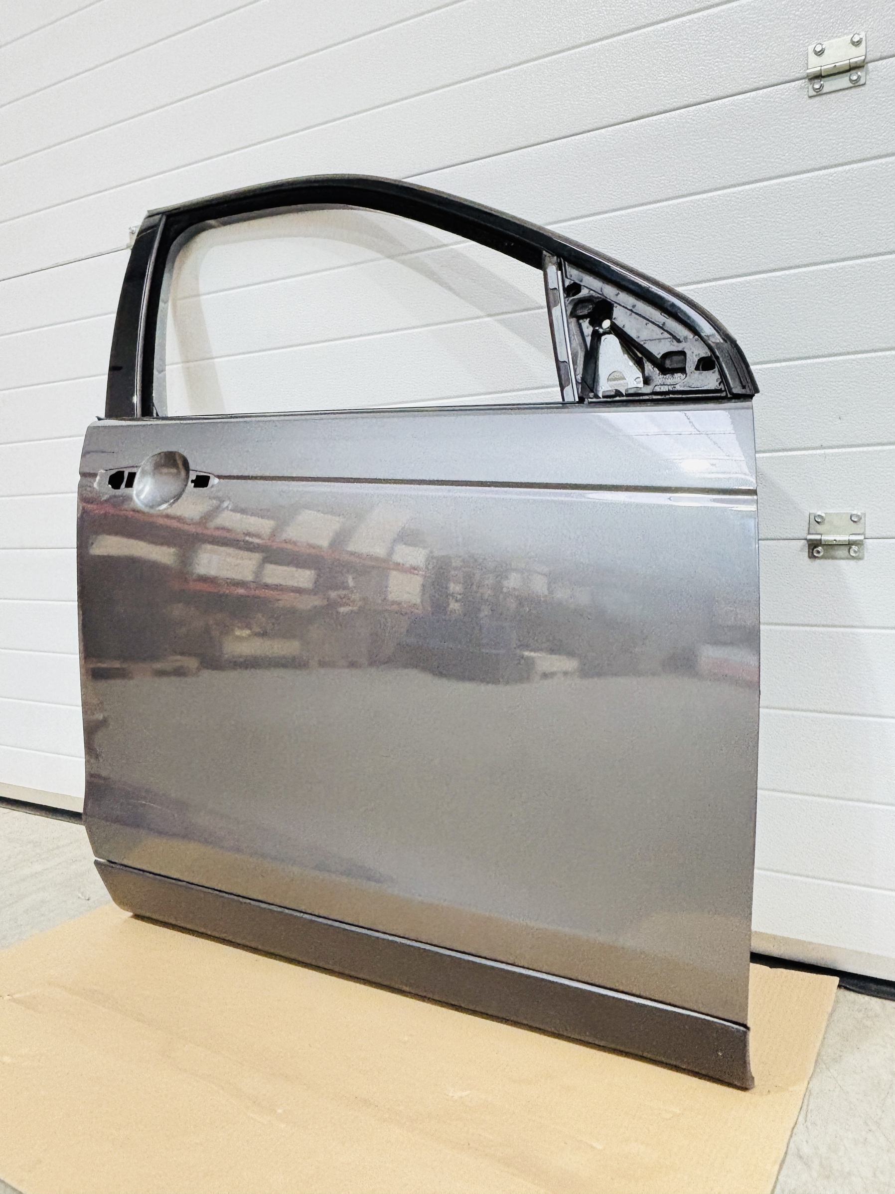 Puerta delantera derecha Land Rover Discovery Sport 2014-2019 LR061282 - Foto 2 Puerta delantera derecha Land Rover Discovery Sport 2014-2019 LR061282 - Imagen 2