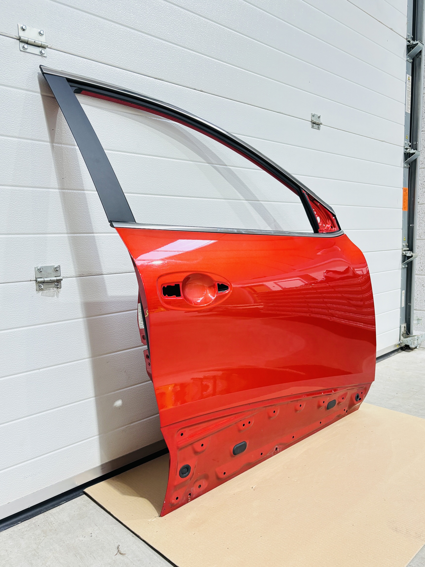 Puerta delantera derecha Renault Kadjar 2015-2018 801000704R - Foto 3 Puerta delantera derecha Renault Kadjar 2015-2018 801000704R - Imagen 3