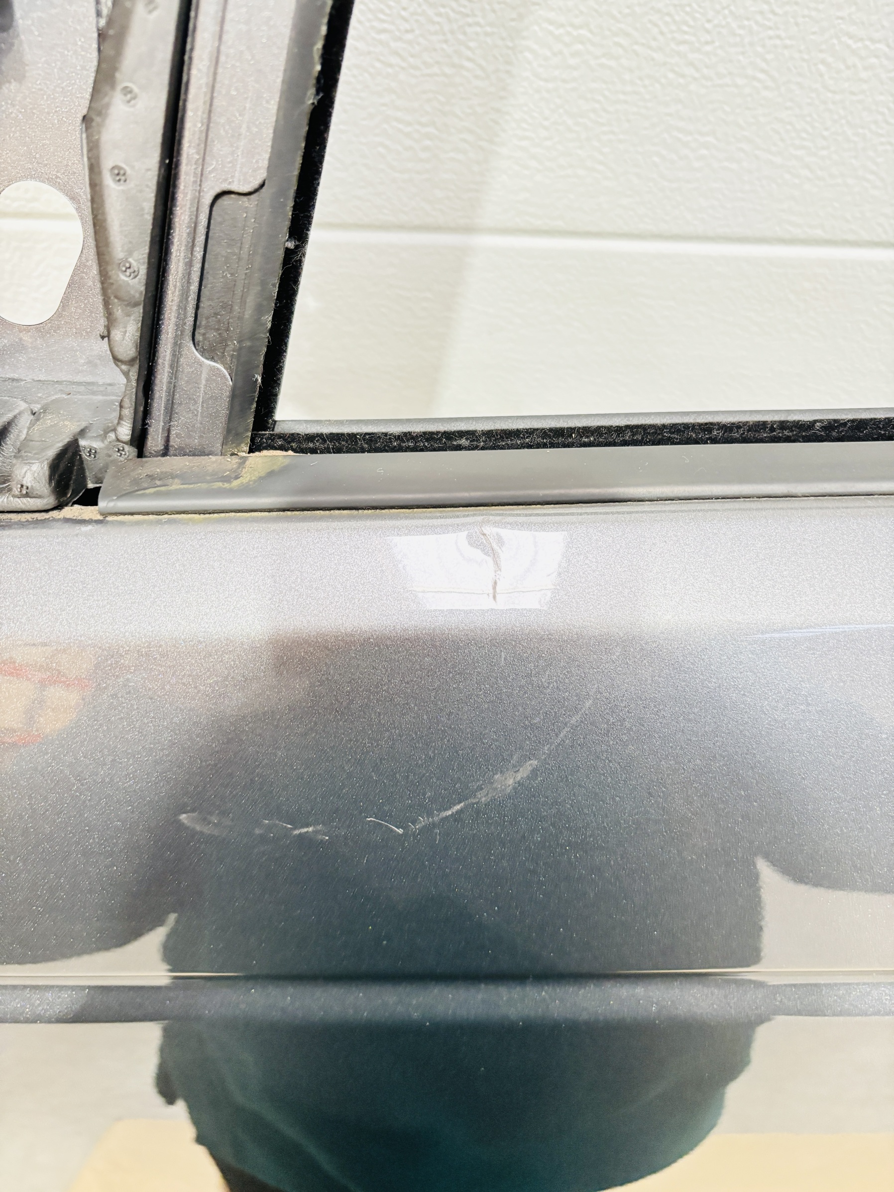 Puerta delantera izquierda Land Rover Discovery Sport 2014-2019 LR061283 - Foto 6 Puerta delantera izquierda Land Rover Discovery Sport 2014-2019 LR061283 - Imagen 6