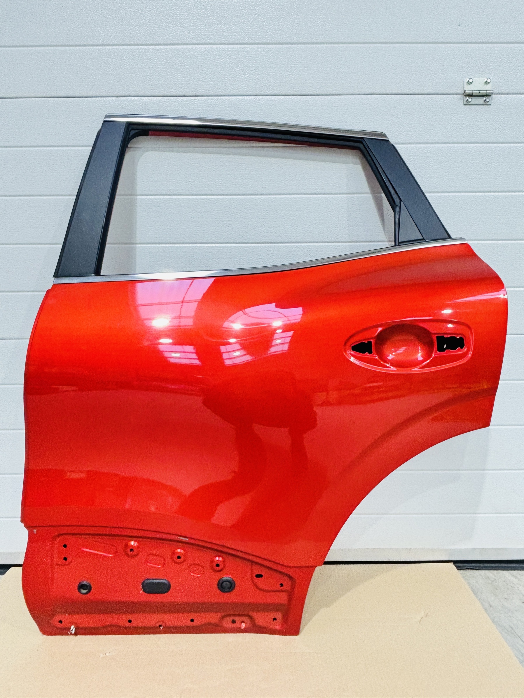 Puerta trasera izquierda Renault Kadjar 2015-2018 821139399R - Foto 1 Puerta trasera izquierda Renault Kadjar 2015-2018 821139399R