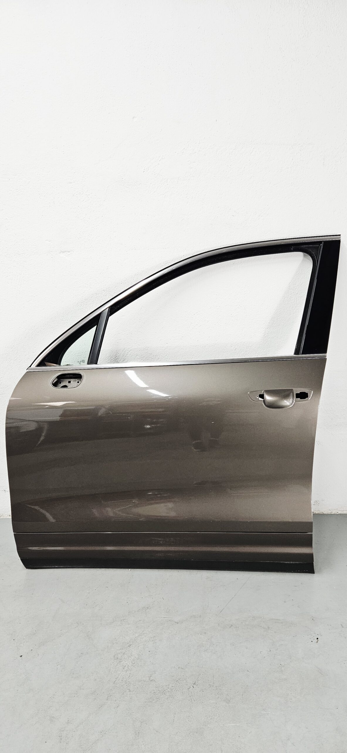 Puerta delantera izquierda Porsche Cayenne 2010-2014 7P0831311B - Foto 1 Puerta delantera izquierda Porsche Cayenne 2010-2014 7P0831311B