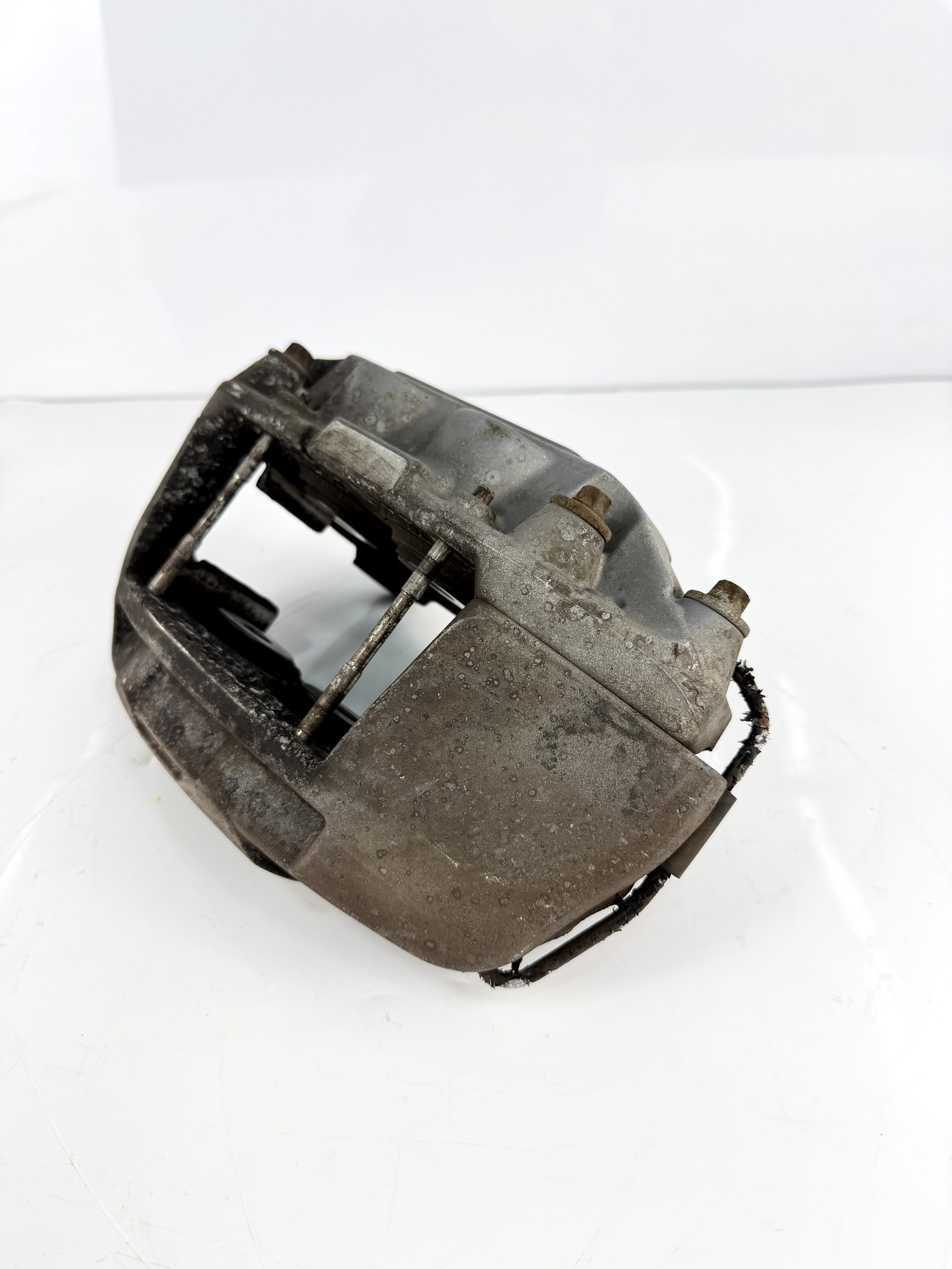 Pinza de freno delantera izquierda Audi A6 2014-2018 8R0615107H - Foto 3 Pinza de freno delantera izquierda Audi A6 2014-2018 8R0615107H - Imagen 3