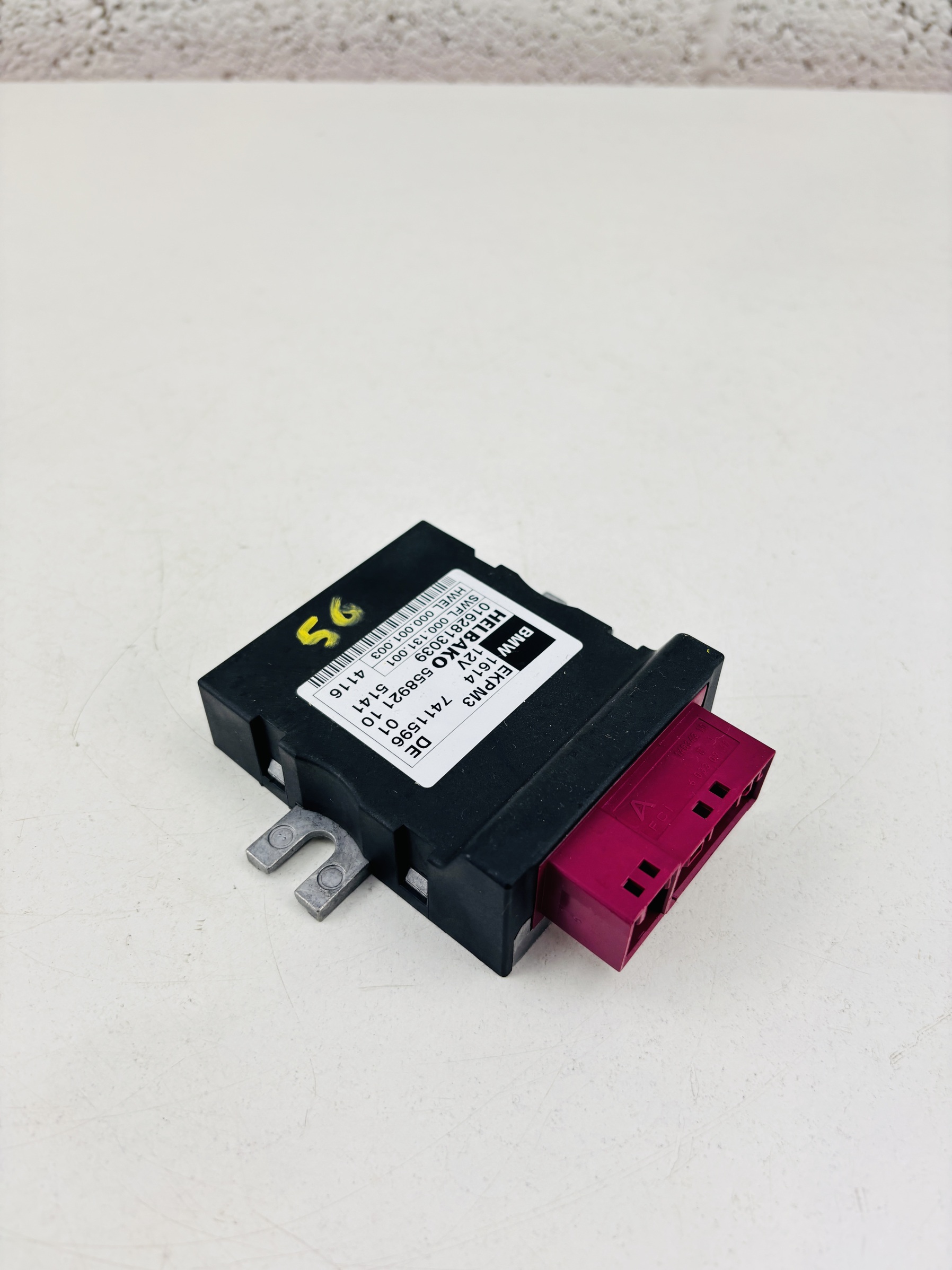 7411596 Centralita bomba de combustible BMW 520d 2010-2017 - Foto 6 7411596 Centralita bomba de combustible BMW 520d 2010-2017 - Imagen 6