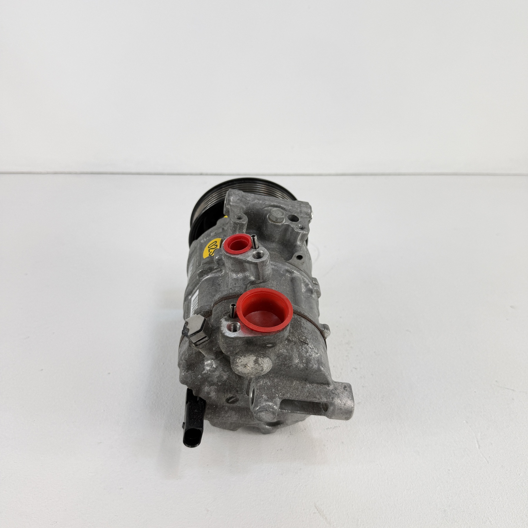 Compresor aire acondicionado Audi Q3 1.5 tfsi 5Q0816803D - Foto 4 Compresor aire acondicionado Audi Q3 1.5 tfsi 5Q0816803D - Imagen 4