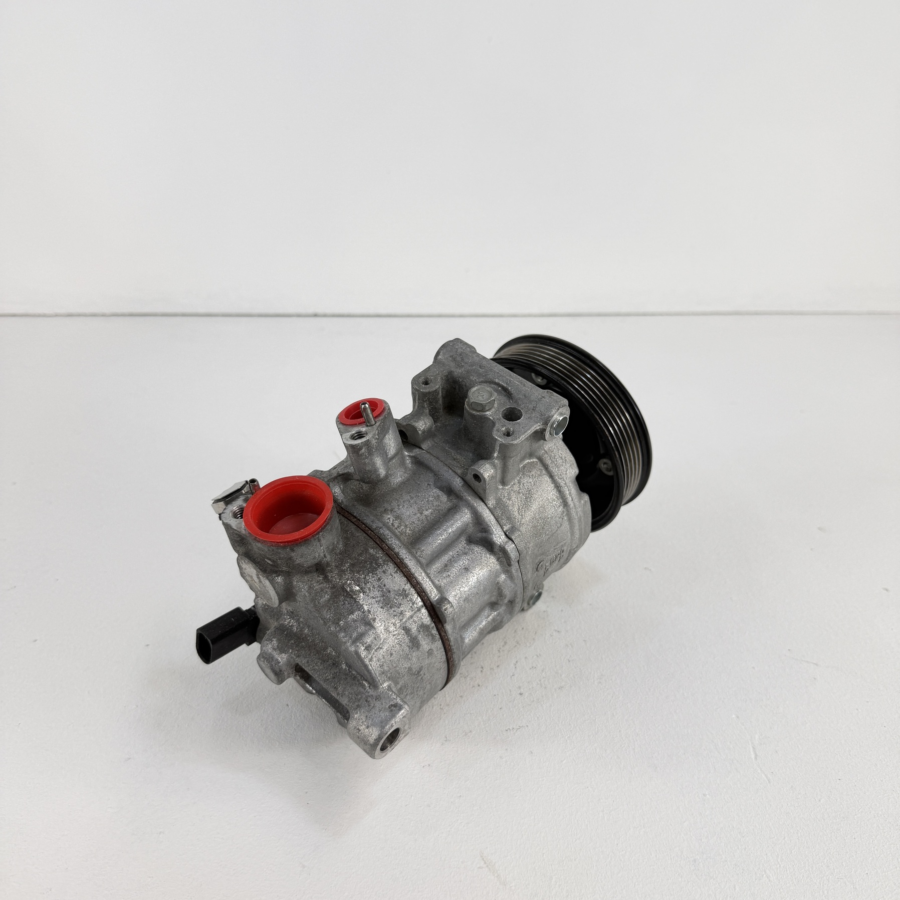 Compresor aire acondicionado Audi Q3 1.5 tfsi 5Q0816803D - Foto 5 Compresor aire acondicionado Audi Q3 1.5 tfsi 5Q0816803D - Imagen 5