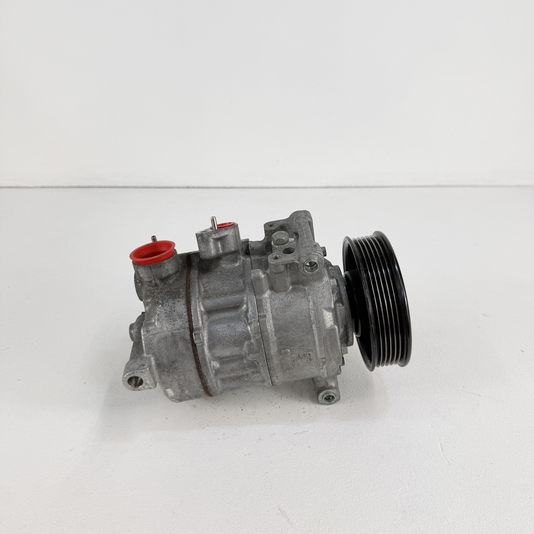 Compresor aire acondicionado Audi Q3 1.5 tfsi 5Q0816803D - Foto 6 Compresor aire acondicionado Audi Q3 1.5 tfsi 5Q0816803D - Imagen 6