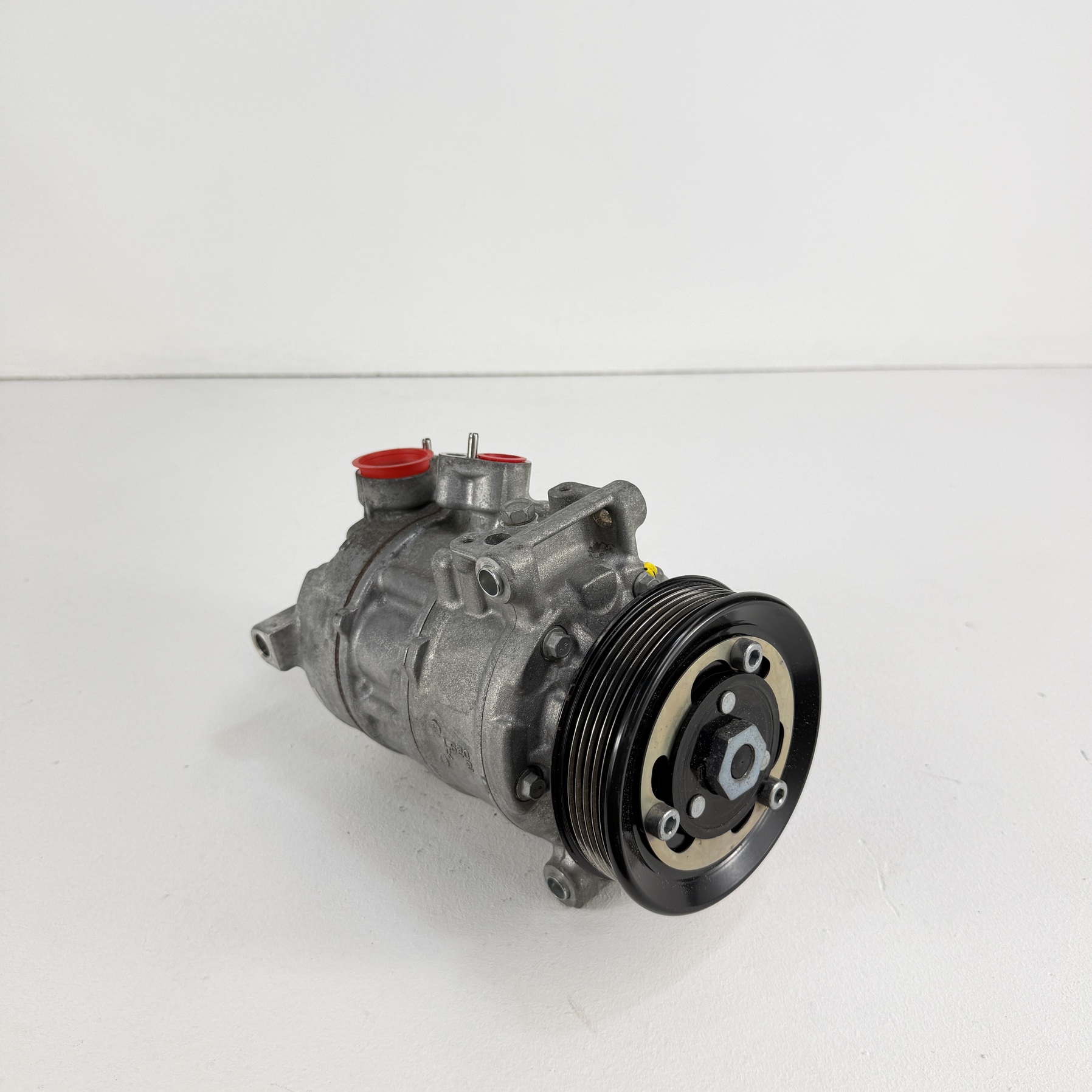 Compresor aire acondicionado Audi Q3 1.5 tfsi 5Q0816803D - Foto 7 Compresor aire acondicionado Audi Q3 1.5 tfsi 5Q0816803D - Imagen 7