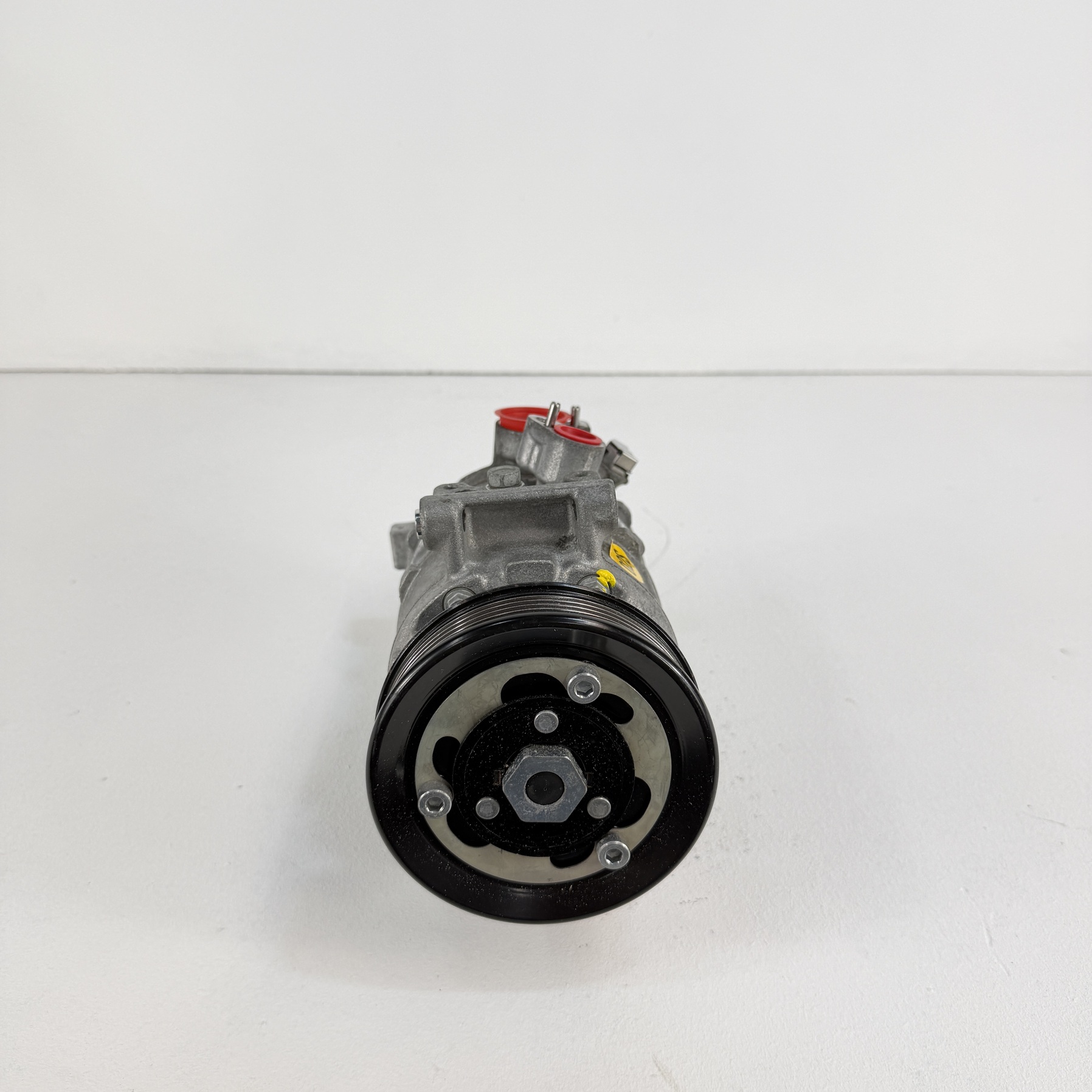 Compresor aire acondicionado Audi Q3 1.5 tfsi 5Q0816803D - Foto 8 Compresor aire acondicionado Audi Q3 1.5 tfsi 5Q0816803D - Imagen 8