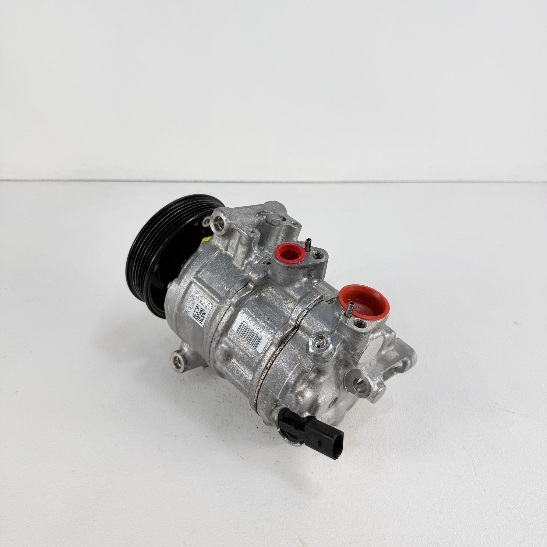 Compresor aire acondicionado Audi Q3 35 Tfsi 5Q0816803D - Foto 3 Compresor aire acondicionado Audi Q3 35 Tfsi 5Q0816803D - Imagen 3