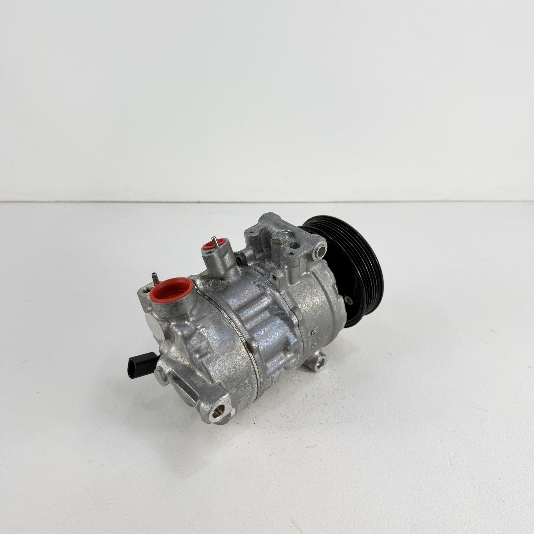 Compresor aire acondicionado Audi Q3 35 Tfsi 5Q0816803D - Foto 5 Compresor aire acondicionado Audi Q3 35 Tfsi 5Q0816803D - Imagen 5