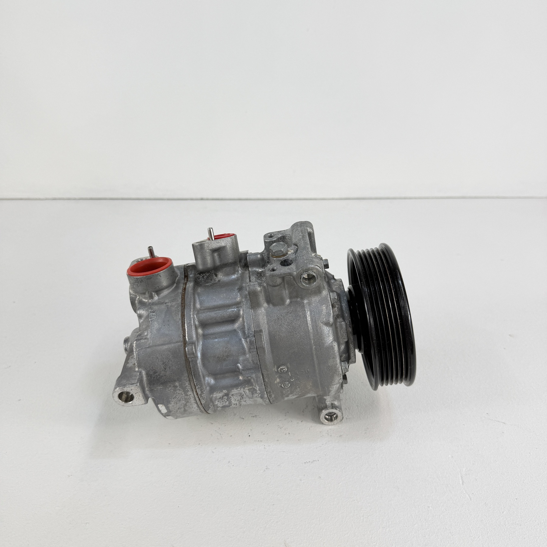 Compresor aire acondicionado Audi Q3 35 Tfsi 5Q0816803D - Foto 6 Compresor aire acondicionado Audi Q3 35 Tfsi 5Q0816803D - Imagen 6