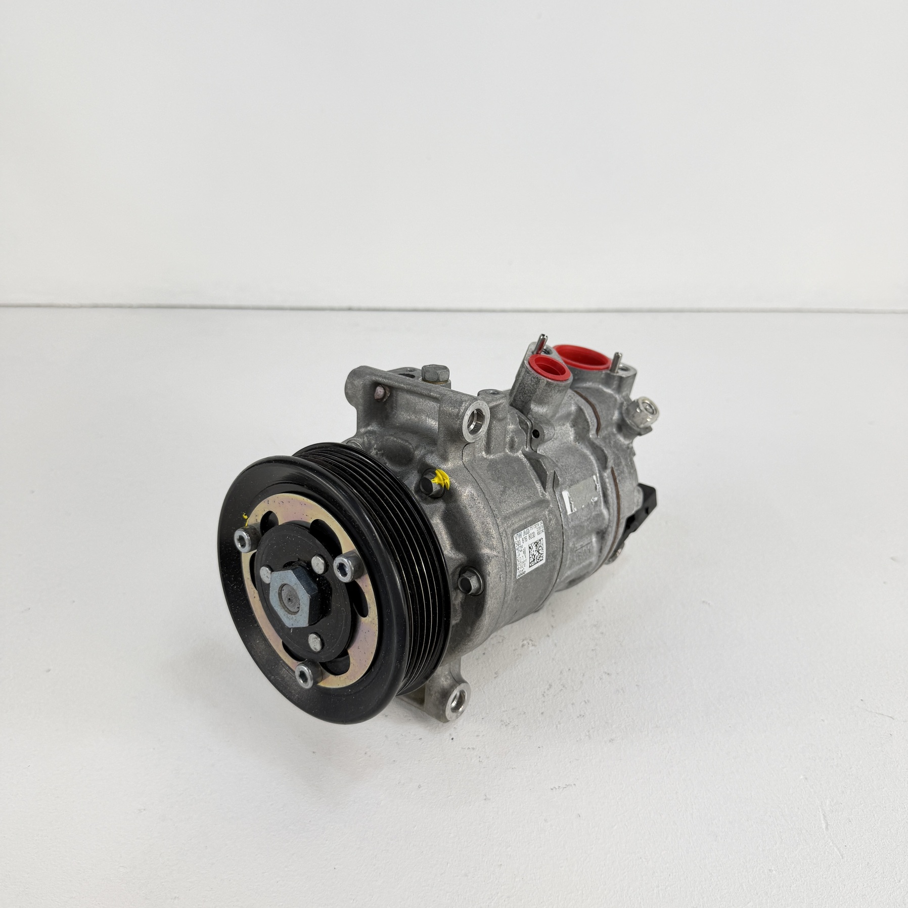 Compresor aire acondicionado VW Tiguan 1.4 TSI 5Q0816803D - Foto 1 Compresor aire acondicionado VW Tiguan 1.4 TSI 5Q0816803D
