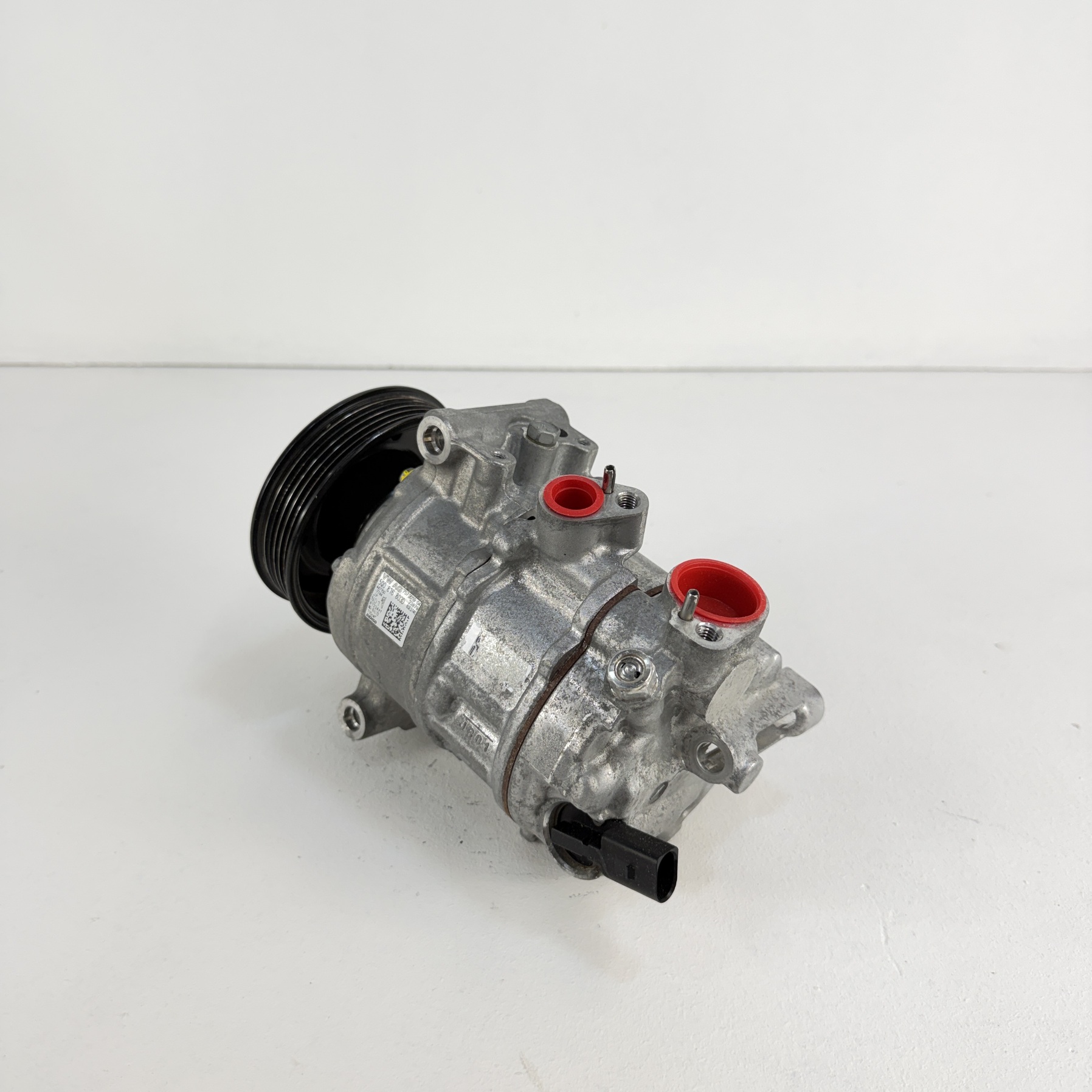 Compresor aire acondicionado VW Tiguan 1.4 TSI 5Q0816803D - Foto 3 Compresor aire acondicionado VW Tiguan 1.4 TSI 5Q0816803D - Imagen 3