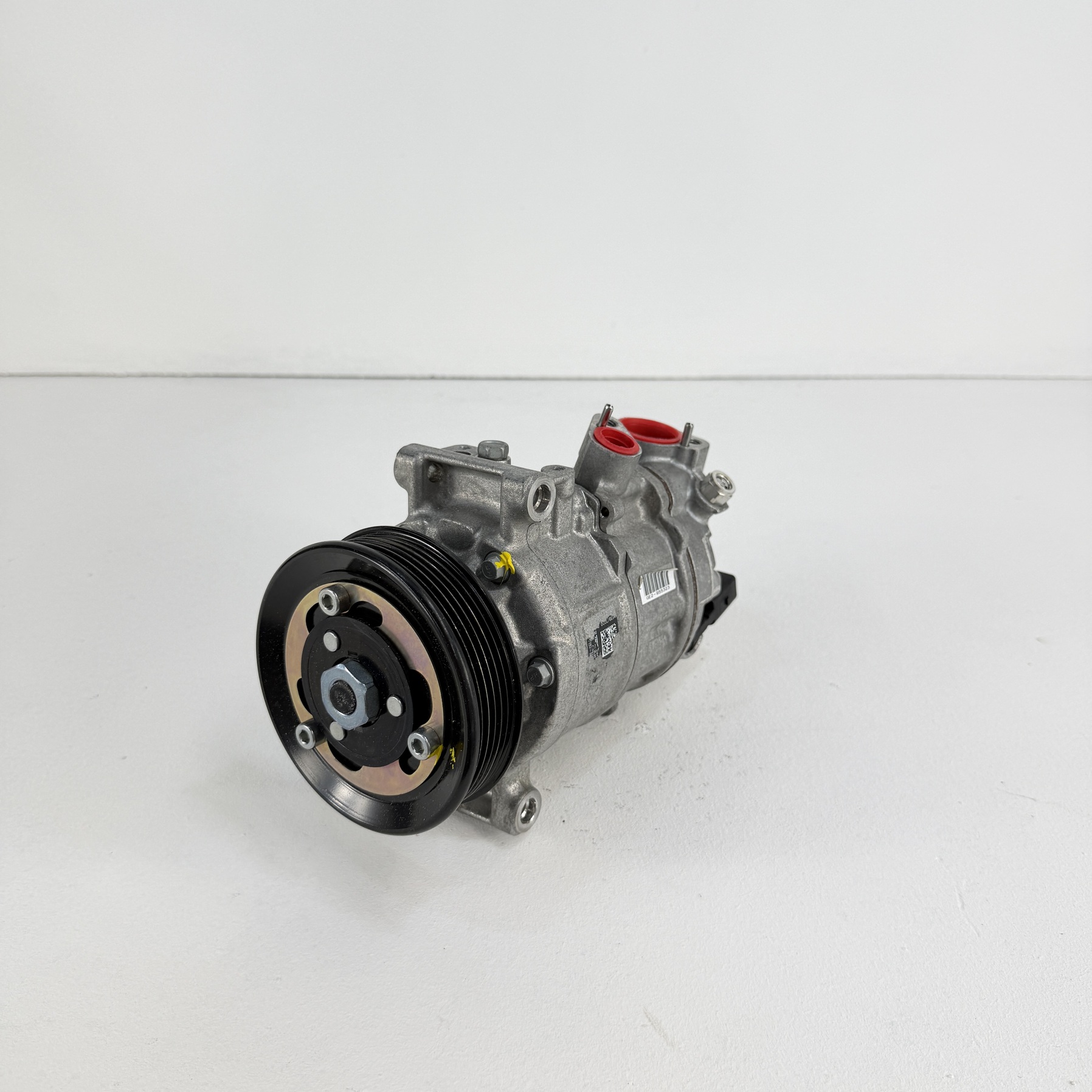 Compresor aire acondicionado VW Tiguan 2.0 TDI 5Q0816803D - Foto 1 Compresor aire acondicionado VW Tiguan 2.0 TDI 5Q0816803D