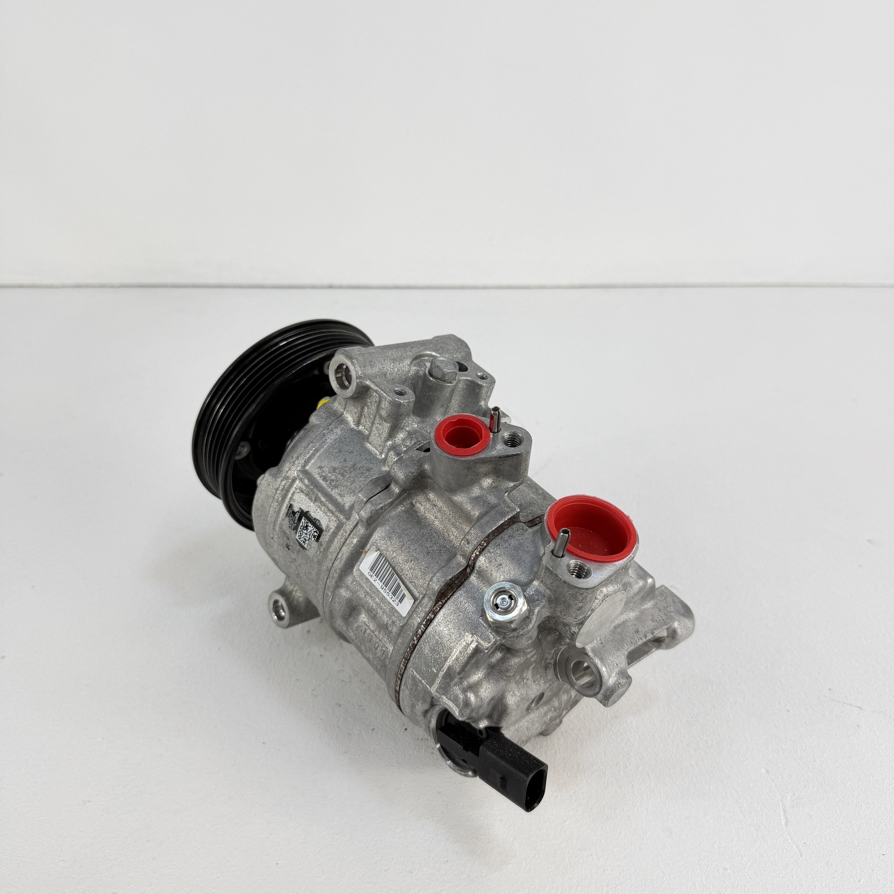 Compresor aire acondicionado VW Tiguan 2.0 TDI 5Q0816803D - Foto 3 Compresor aire acondicionado VW Tiguan 2.0 TDI 5Q0816803D - Imagen 3