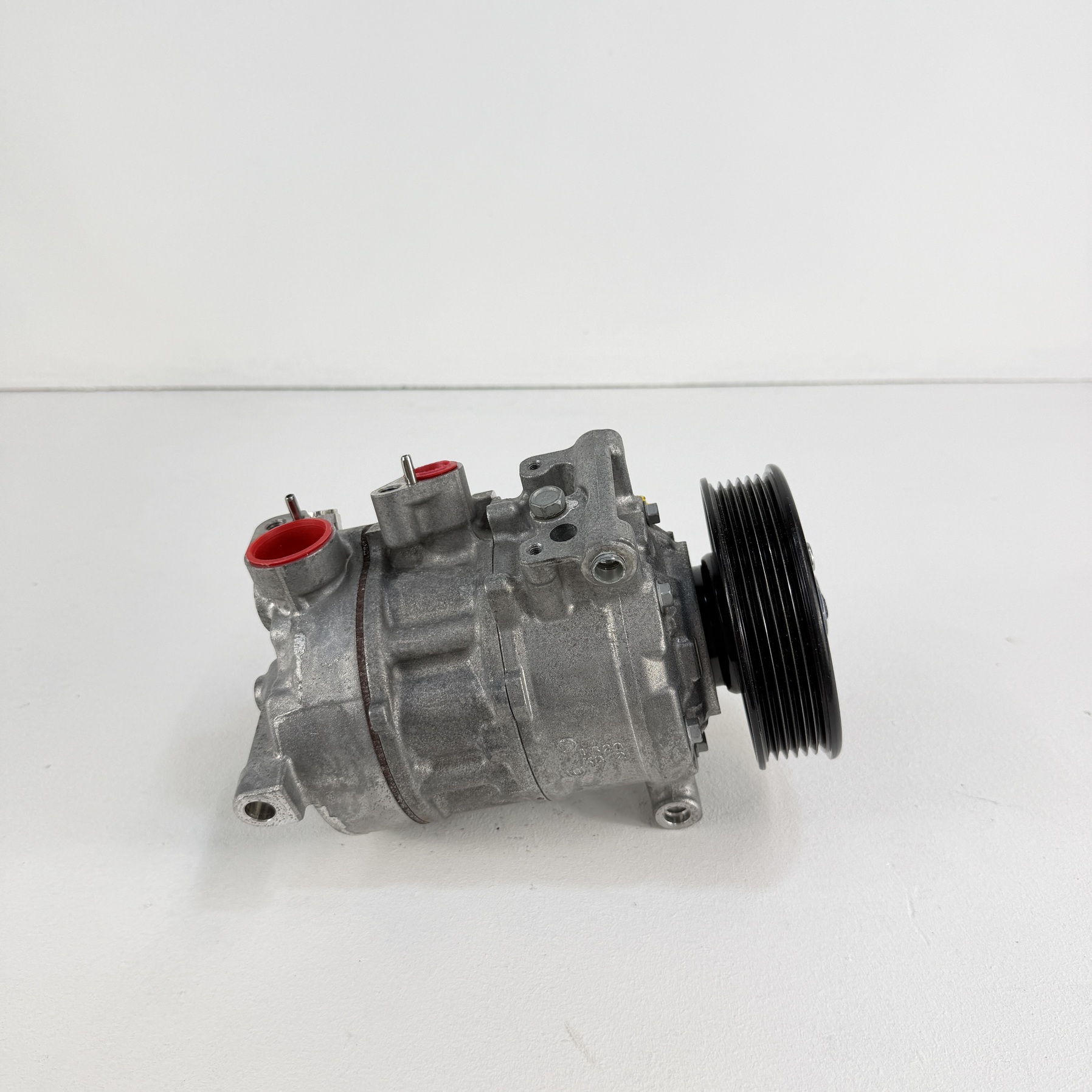 Compresor aire acondicionado VW Tiguan 2.0 TDI 5Q0816803D - Foto 6 Compresor aire acondicionado VW Tiguan 2.0 TDI 5Q0816803D - Imagen 6