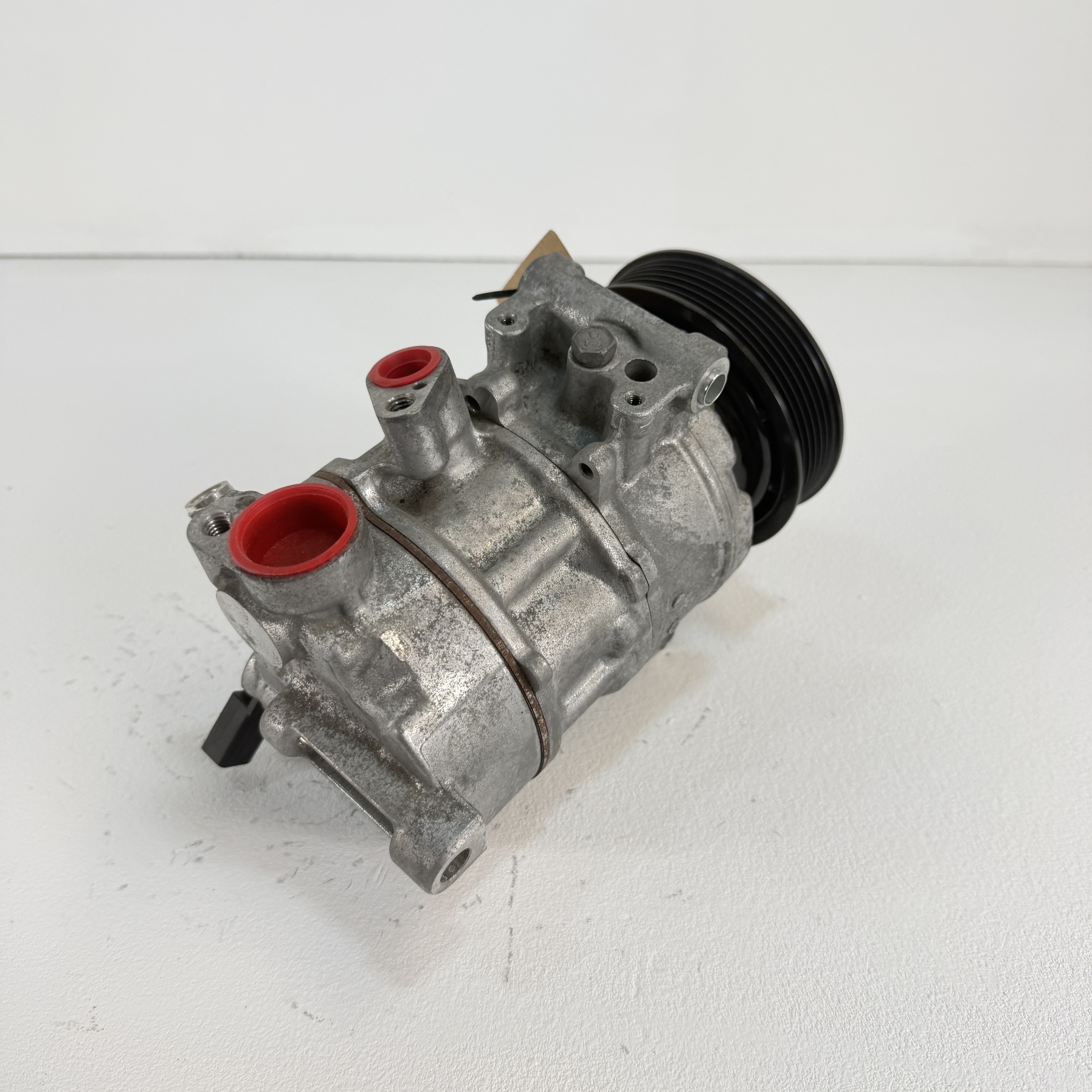 Compresor aire acondicionado Audi A4 2.0 tdi 8W5816803 - Foto 5 Compresor aire acondicionado Audi A4 2.0 tdi 8W5816803 - Imagen 5