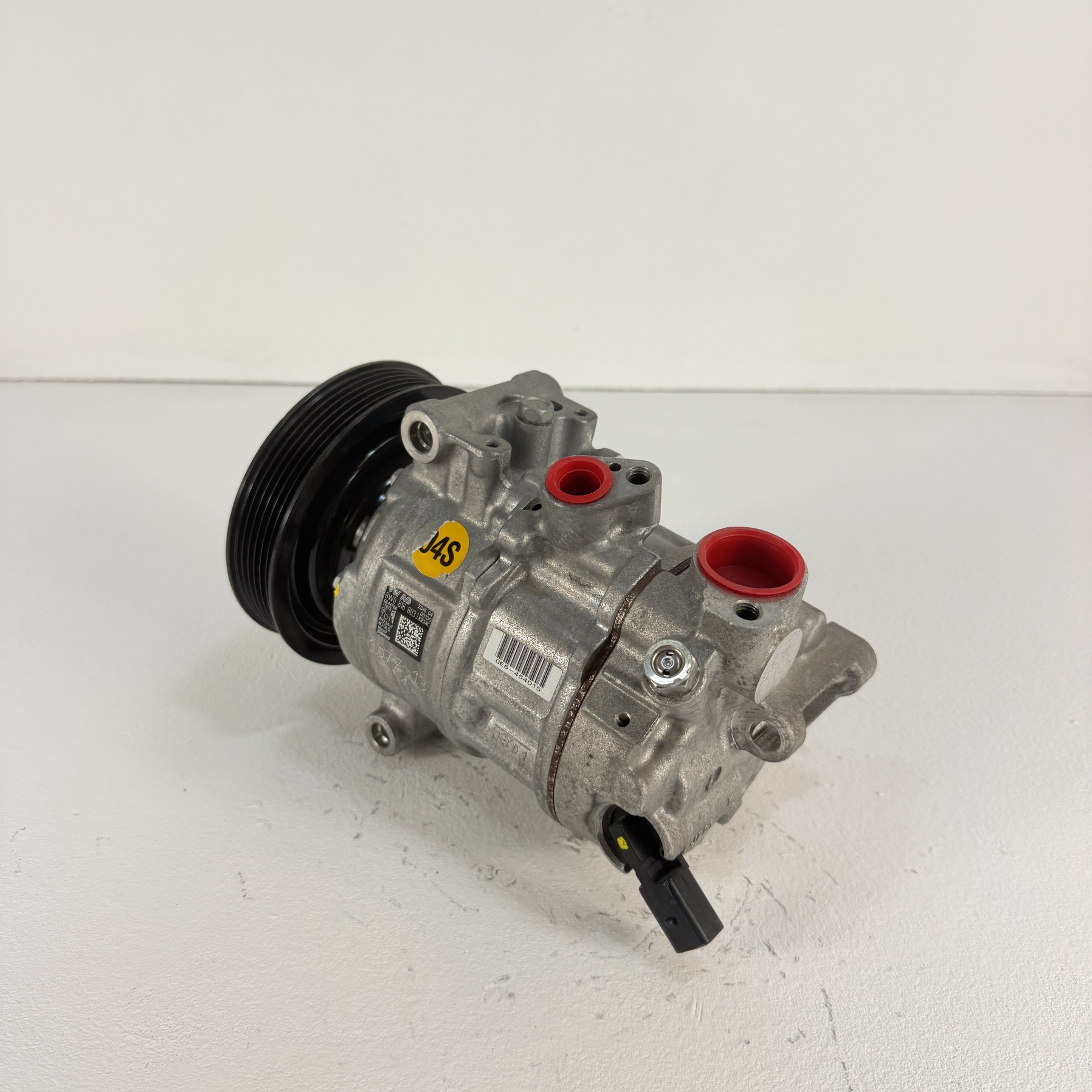 Compresor aire acondicionado Audi A4 2.0 tfsi 8W0816803J - Foto 3 Compresor aire acondicionado Audi A4 2.0 tfsi 8W0816803J - Imagen 3