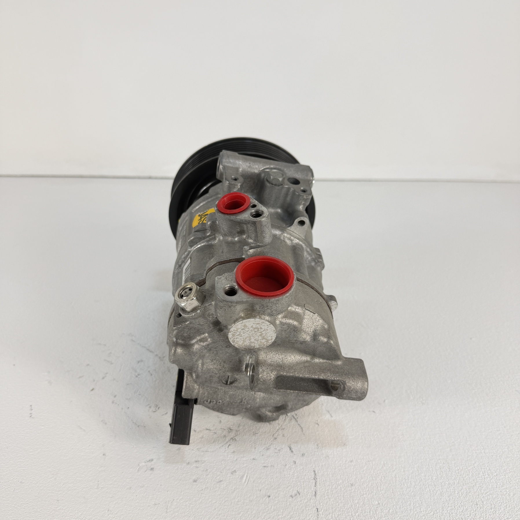 Compresor aire acondicionado Audi A4 2.0 tfsi 8W0816803J - Foto 4 Compresor aire acondicionado Audi A4 2.0 tfsi 8W0816803J - Imagen 4