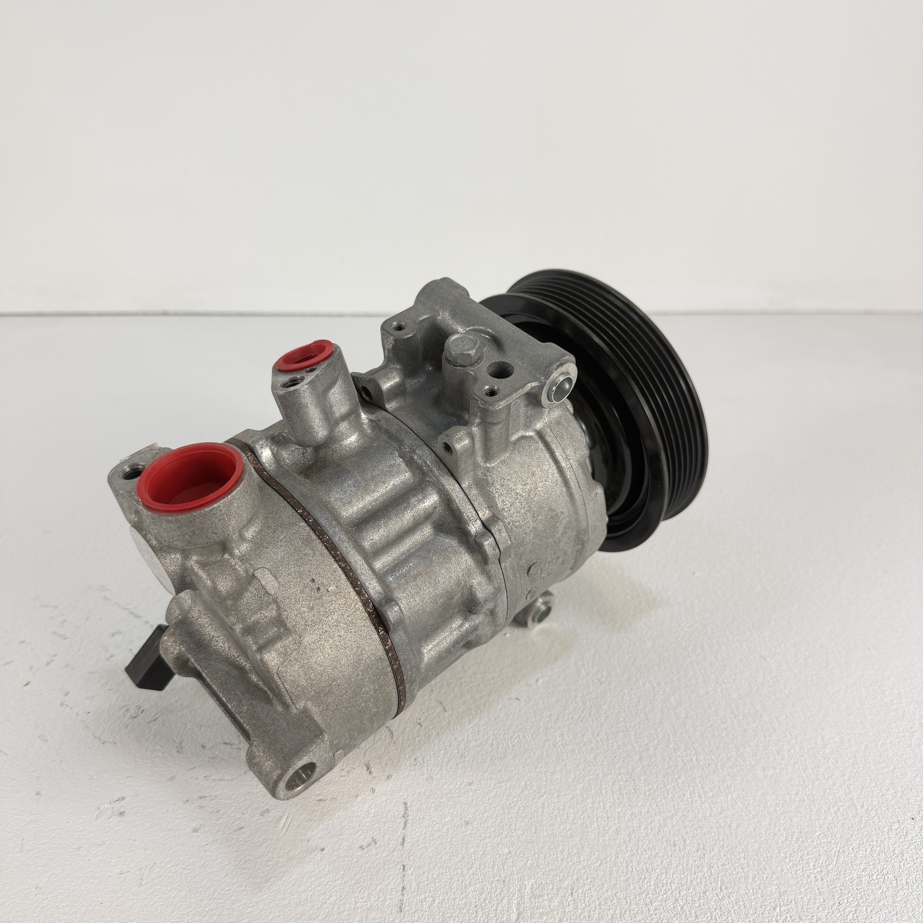 Compresor aire acondicionado Audi A4 2.0 tfsi 8W0816803J - Foto 5 Compresor aire acondicionado Audi A4 2.0 tfsi 8W0816803J - Imagen 5