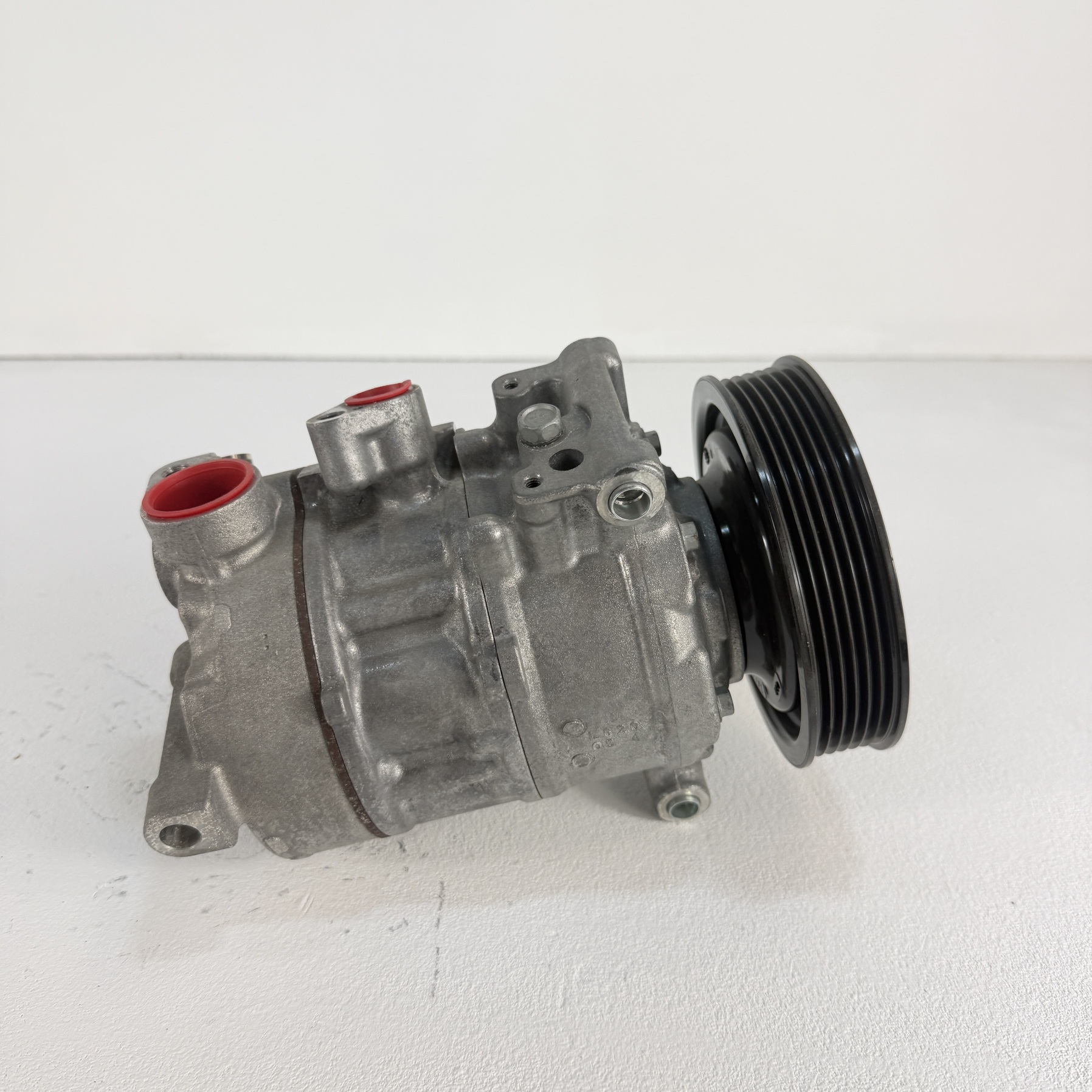 Compresor aire acondicionado Audi A4 2.0 tfsi 8W0816803J - Foto 6 Compresor aire acondicionado Audi A4 2.0 tfsi 8W0816803J - Imagen 6