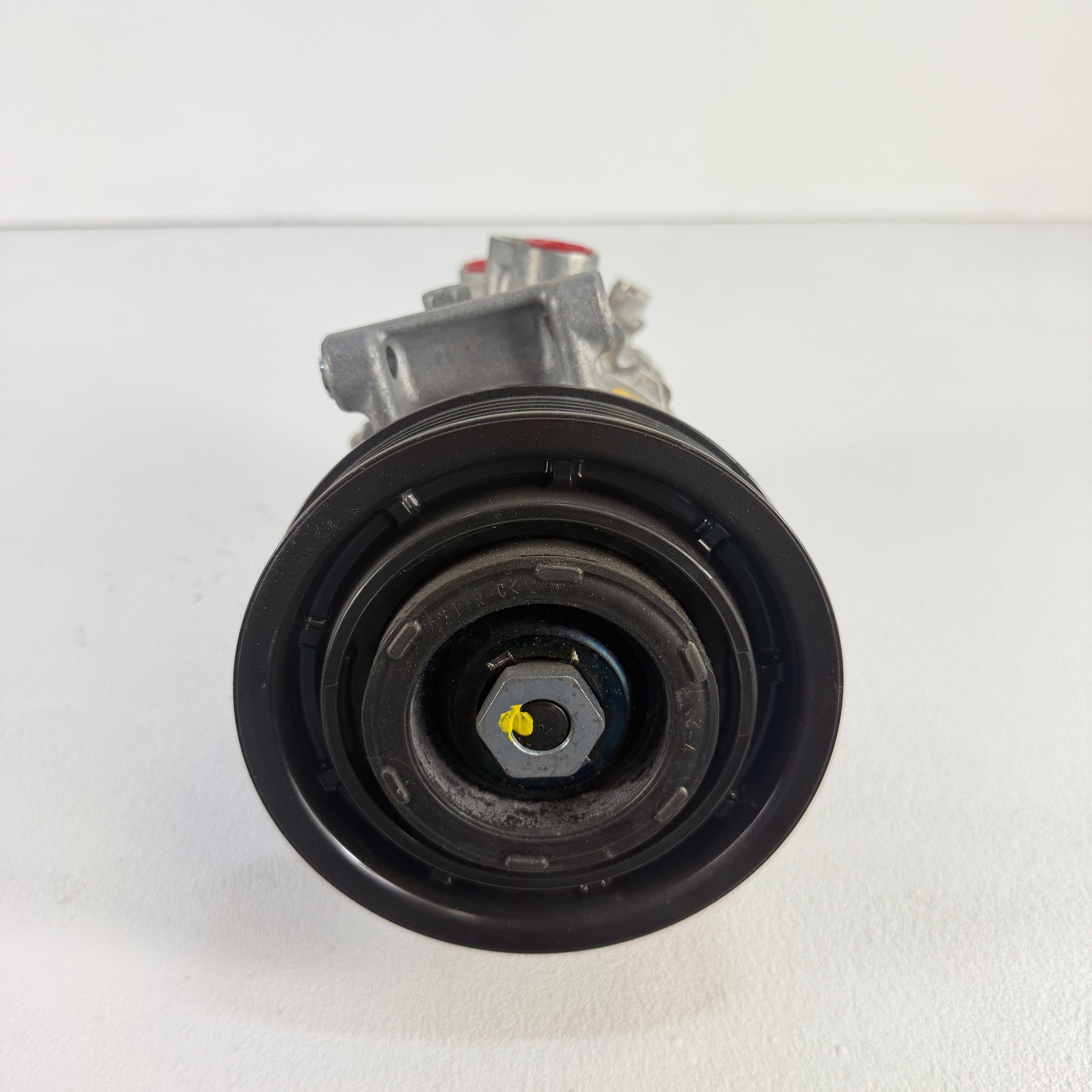 Compresor aire acondicionado Audi A4 2.0 tfsi 8W0816803J - Foto 8 Compresor aire acondicionado Audi A4 2.0 tfsi 8W0816803J - Imagen 8