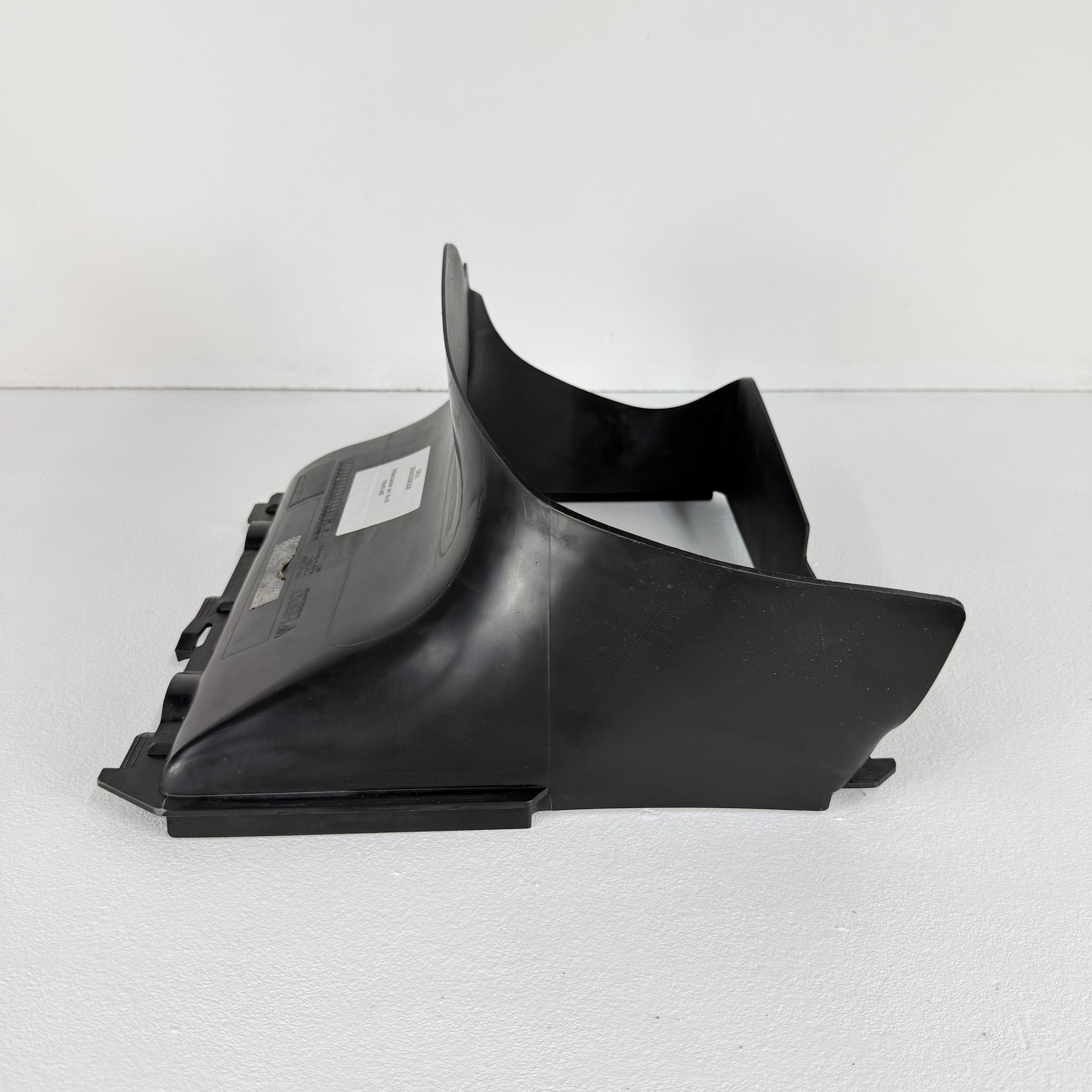 Conducto aire intercooler izquierdo delantero Porsche Cayenne 3.0 tdi 7P5117335A - Foto 3 Conducto aire intercooler izquierdo delantero Porsche Cayenne 3.0 tdi 7P5117335A - Imagen 3