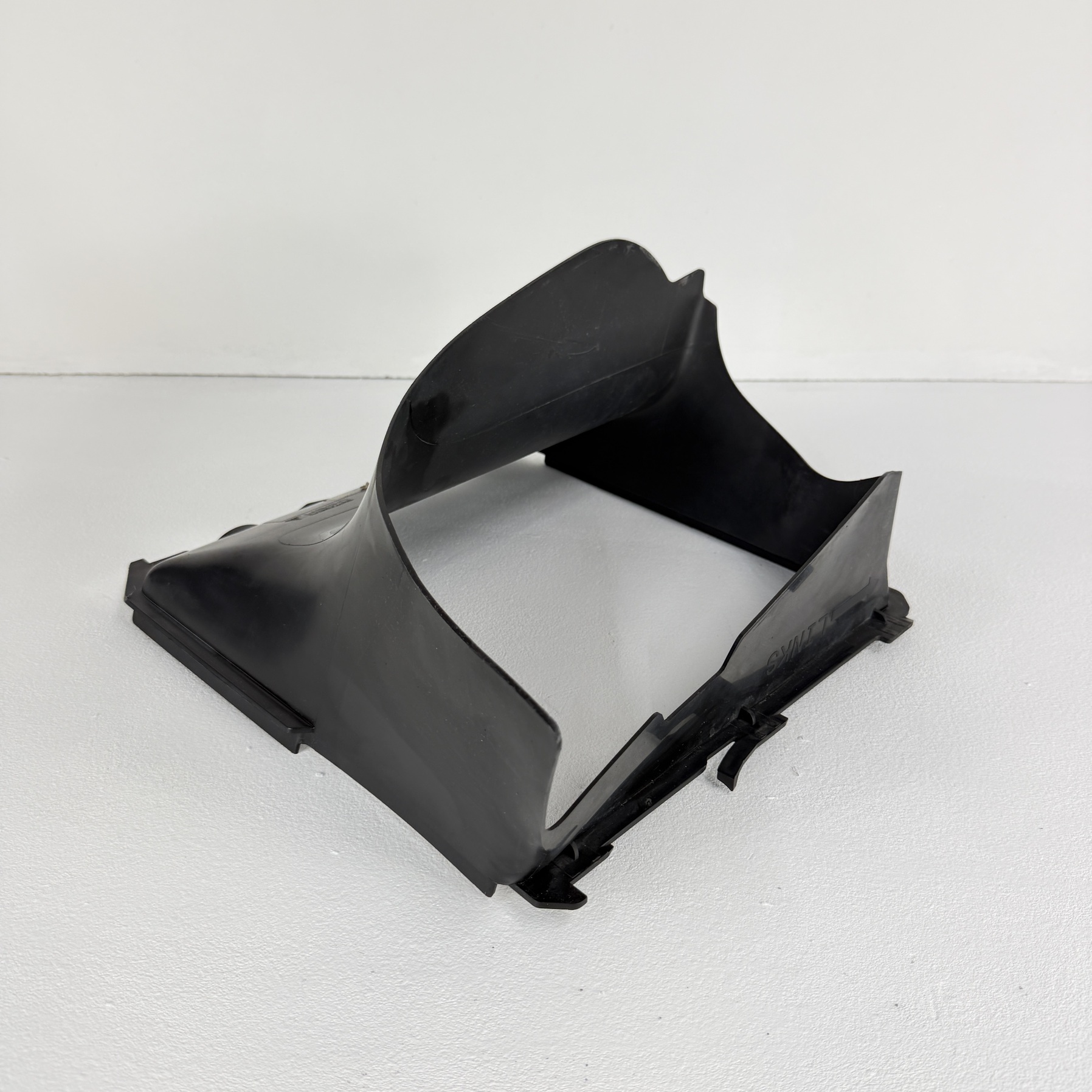 Conducto aire intercooler izquierdo delantero Porsche Cayenne 3.0 tdi 7P5117335A - Foto 4 Conducto aire intercooler izquierdo delantero Porsche Cayenne 3.0 tdi 7P5117335A - Imagen 4