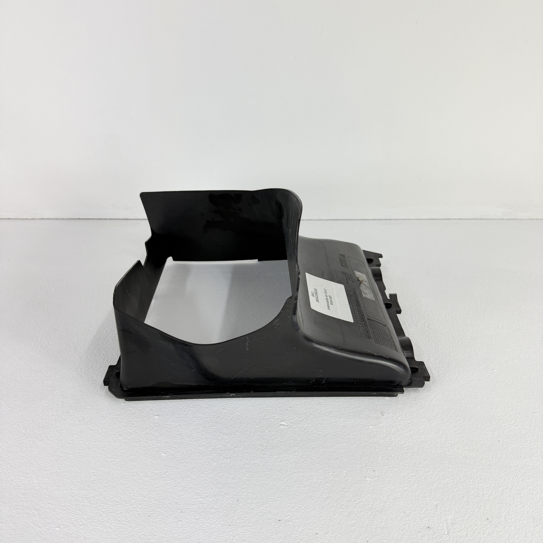 Conducto aire intercooler izquierdo delantero Porsche Cayenne 3.0 tdi 7P5117335A - Foto 6 Conducto aire intercooler izquierdo delantero Porsche Cayenne 3.0 tdi 7P5117335A - Imagen 6