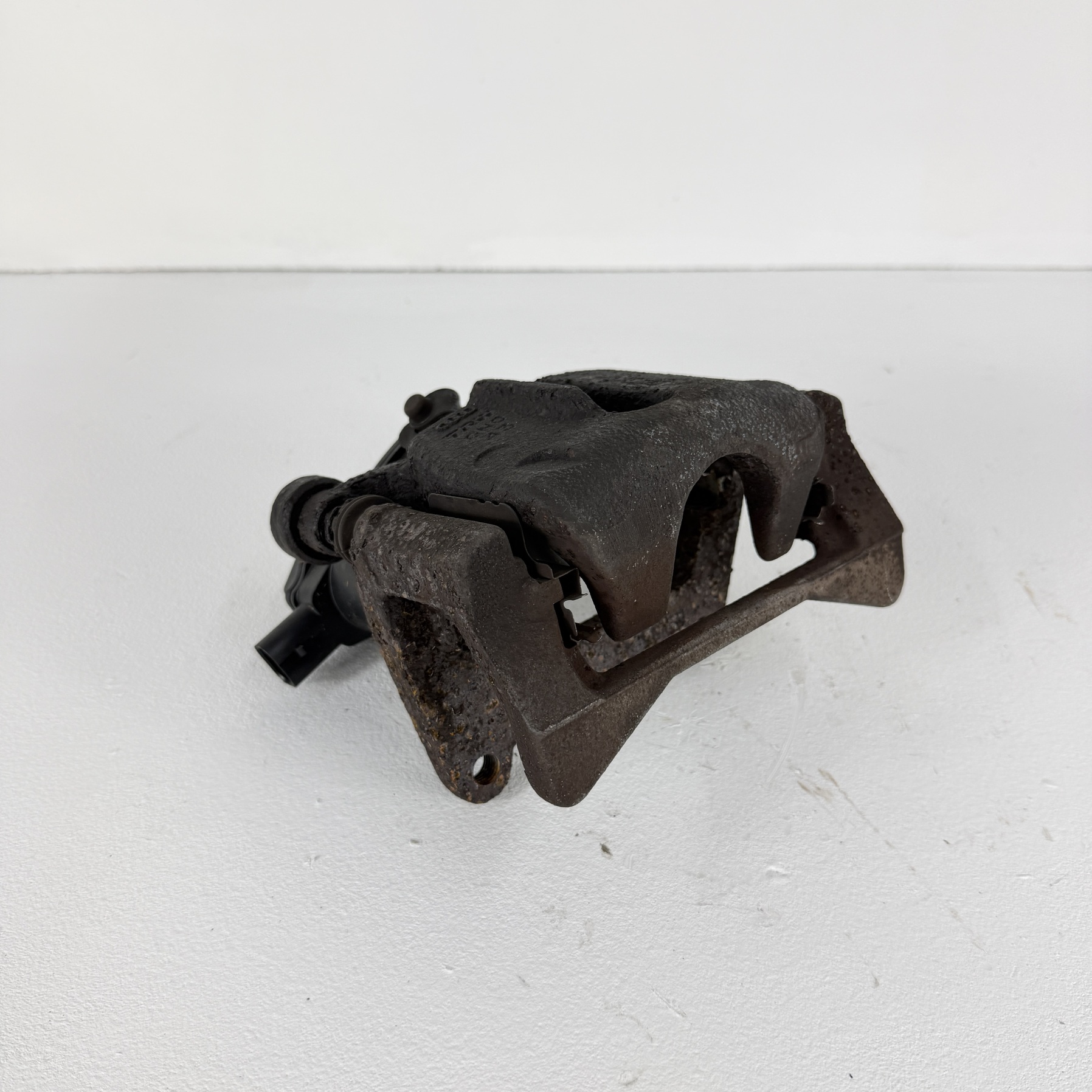 Pinza de freno trasera derecha Audi A6 2011-2018 4G0615404A - Foto 4 Pinza de freno trasera derecha Audi A6 2011-2018 4G0615404A - Imagen 4